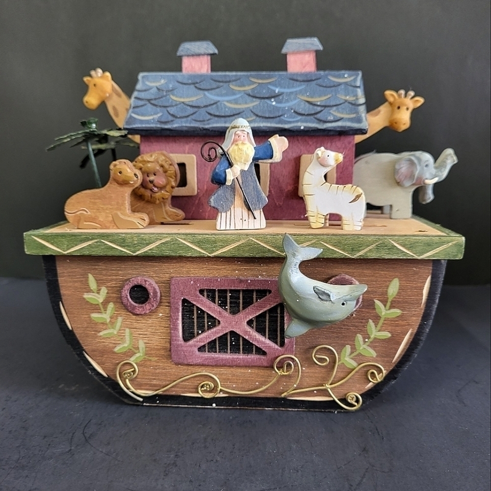 Vintage Wood Noah's Arc Music Box